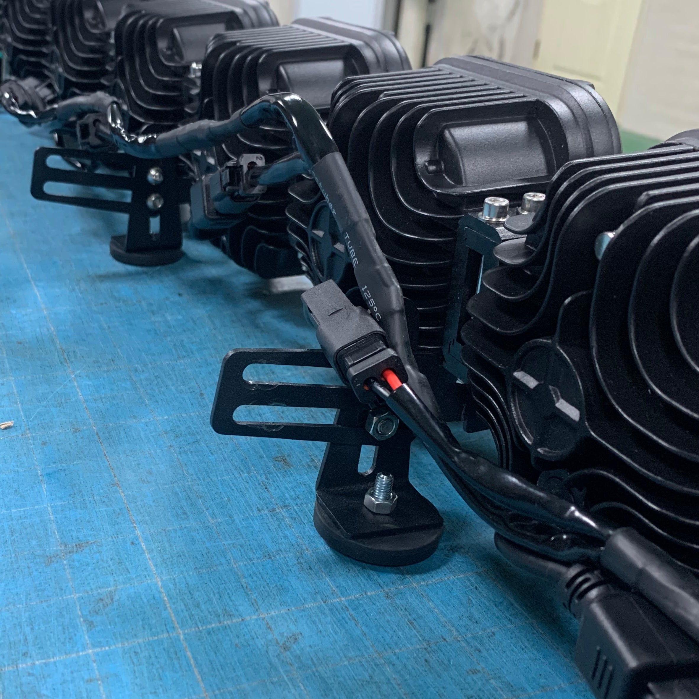 Support Bracket for Cube4 Series Linkable Light Bar